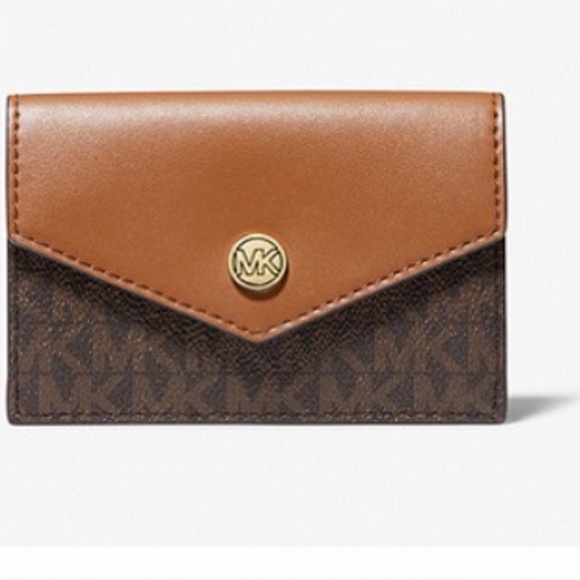 🎉🥳 HOST PICK!  Michael Kors logo card wallet set - Picture 2 of 5